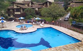 Apartamento na praia de maresias em condomínio com piscina aquecida